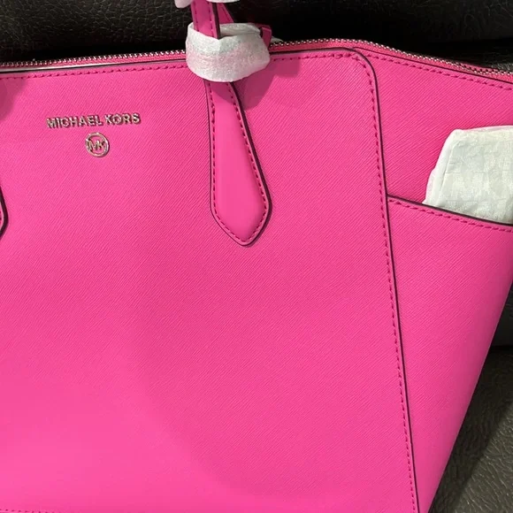 Michael Kors cerise leather Medium tote - Picture 4 of 11